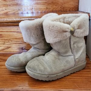 Ugg Girls Light Gold Leather Sherpa Boots - Little Girls Size 3